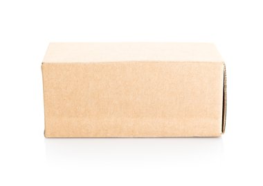 Kahverengi kutusu beyaz arka plan üzerinde kapalı