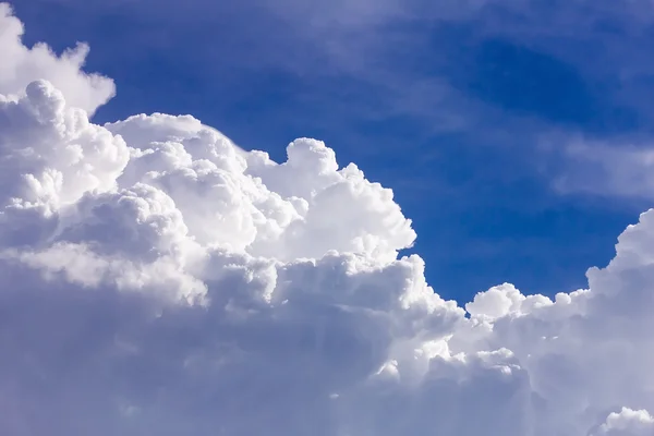 Clouds in blue sky before rain — Stock Photo, Image