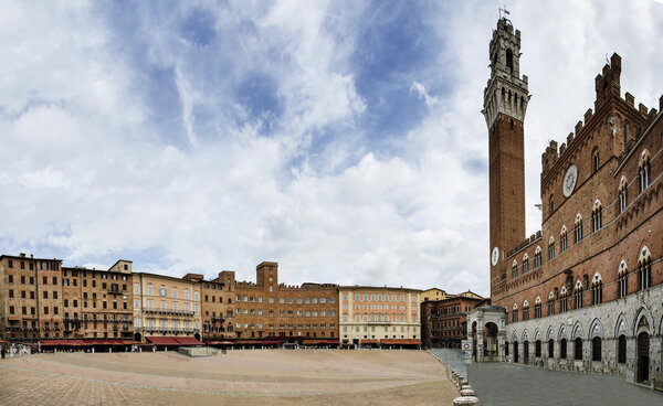 piazza del campo, siena, fely