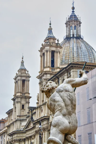 Fuente de cuatro ríos en Piazza Navona, Roma — Foto de Stock