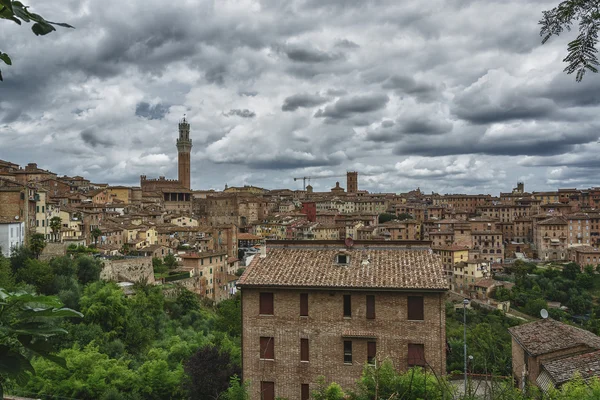 Visão geral cidade antiga de Siena, Itália — Fotografia de Stock