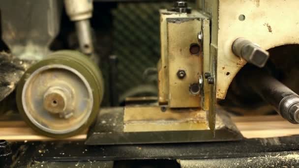 Milling machine. Close-up on flying shavings — Stock Video