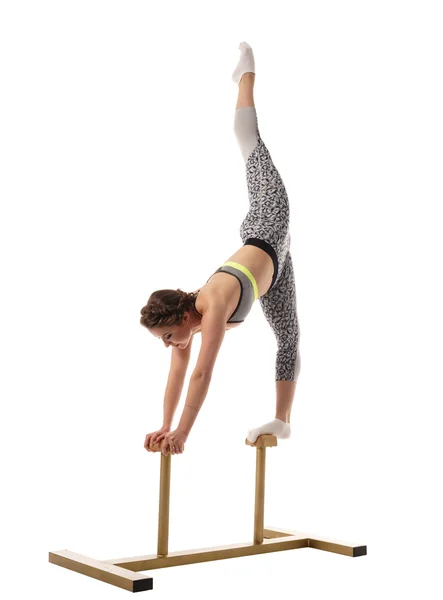 Akrobatyka. Gimnastyk szkolenia na stoi cyrk — Zdjęcie stockowe