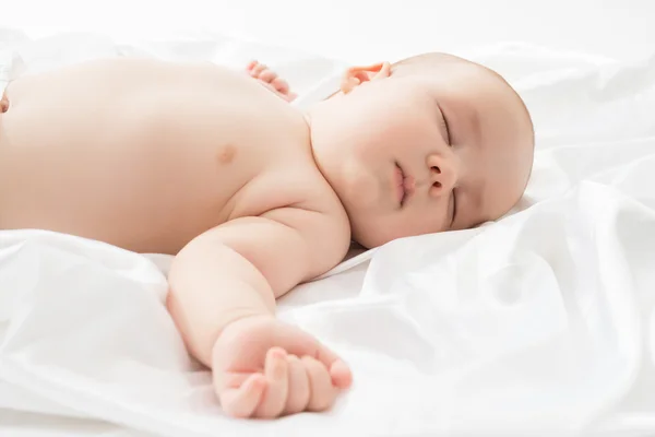 Cuidado de niños. Estudio foto de bebé adorable durmiendo —  Fotos de Stock