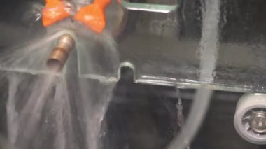 Cam kesme ve cilalı makinenin değirmen kesme makası