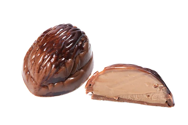 Dulces de chocolate con leche en forma de nuez — Foto de Stock