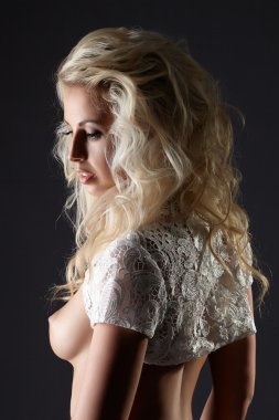 Dantel bolero poz baştan çıkarıcı topless gelin