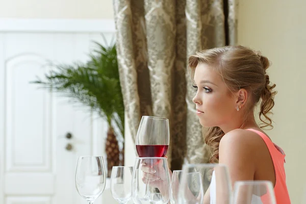 Image of bored beautiful girl in restaurant — Stock Photo, Image