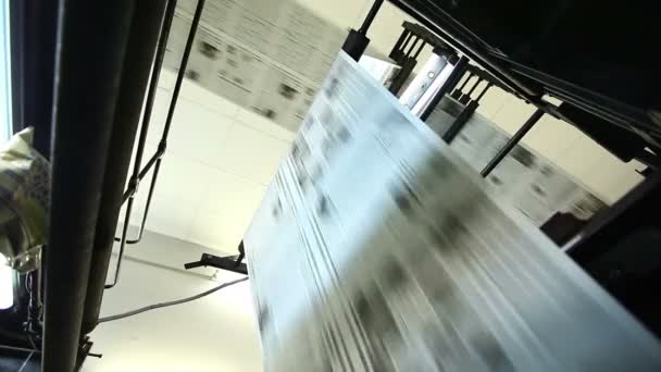 Blick auf riesige Presse-Typografie-Maschine — Stockvideo