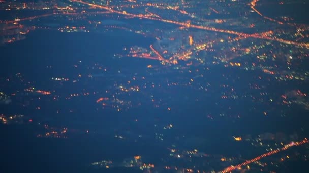 Вид с самолета ночной Москвы — стоковое видео