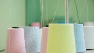 iş parçacığı arka plan renkli makaralar