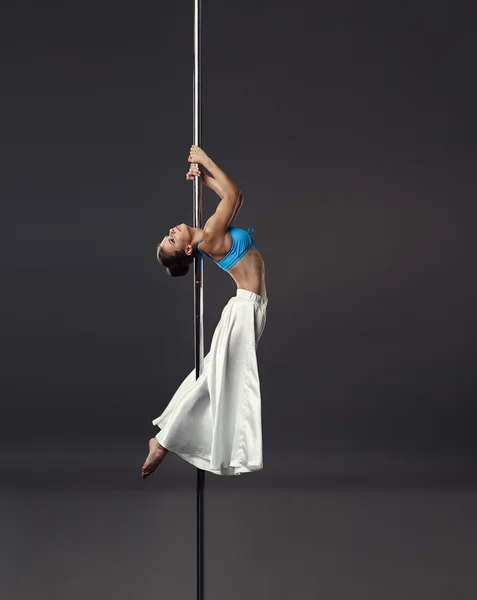 Concetto di forza e bellezza. pole dance sessuale — Foto Stock