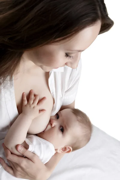 Allattamento. Immagine di bambino che guarda la macchina fotografica — Foto Stock