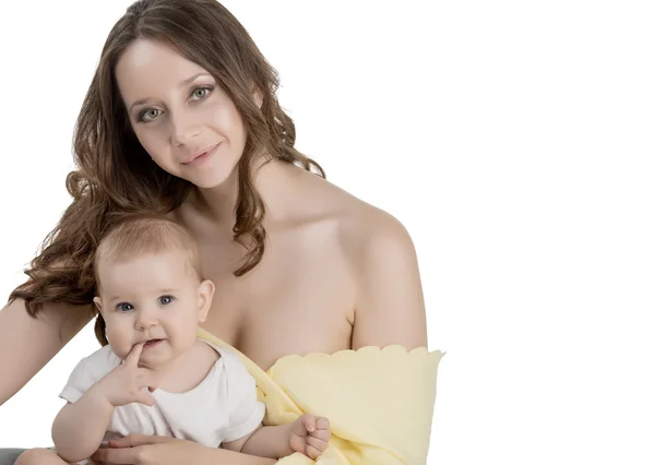 Retrato de estudio de la mujer bonita y su bebé —  Fotos de Stock