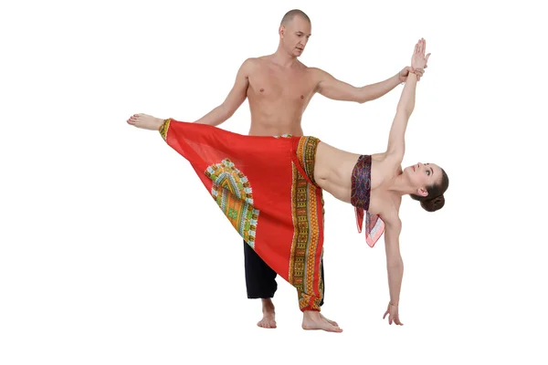 Yoga. Middelbare leeftijd man en vrouw opleiding — Stockfoto