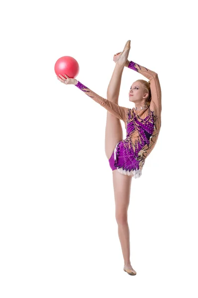 Guapa gimnasta femenina con pelota, aislada en blanco —  Fotos de Stock