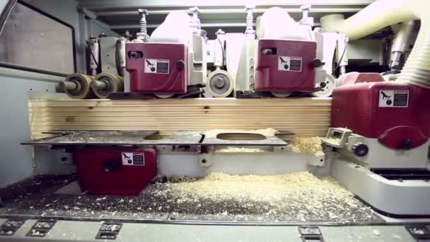 Modern equipment for processing of shaped timber — Stock Video
