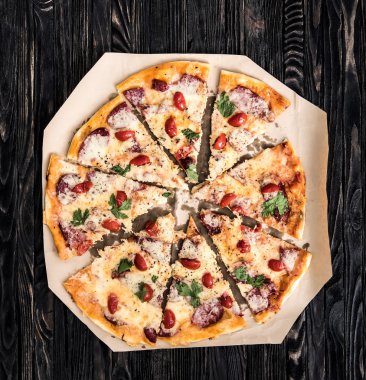 pişmiş lezzetli pizza