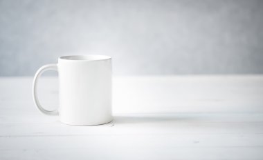 Bir tablo üzerinde beyaz Kupası