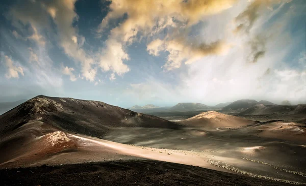 Volkanlar, güzel dağ yatay — Stok fotoğraf