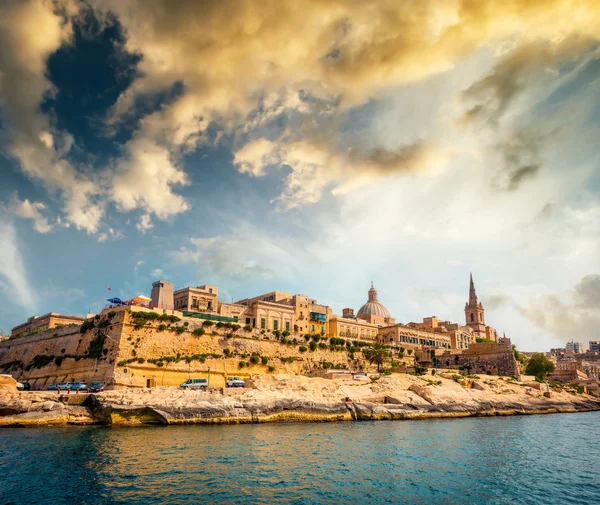 Vista sulla Valletta dal mare — Foto Stock