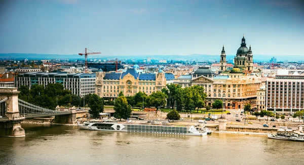 Vista pittoresca su Budapest e sul Danubio — Foto Stock