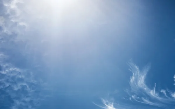 Bridht blauwe hemel — Stockfoto