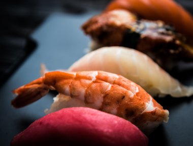 sashimi suşi kümesi yakın çekim