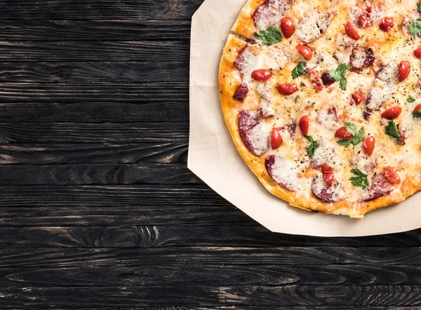 テキスト領域を持つおいしいピザ — ストック写真