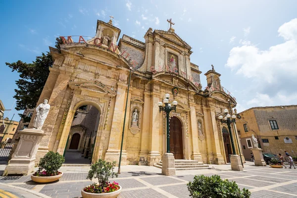 Barlang és a plébánia templom St.Paul a Rabat, Málta — Stock Fotó