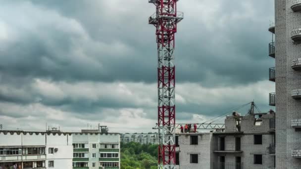 Trabajadores en la construcción del edificio — Vídeo de stock