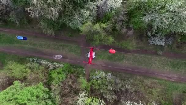 Teleférico en el parque Kharkiv Gorky — Vídeos de Stock