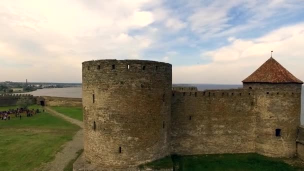 Красивый вид на Аккерманскую крепость в Белгороде-Днестре, Украина — стоковое видео