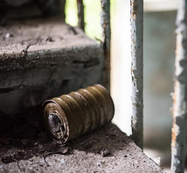 Máscaras de filtro no chão em Pripyat — Fotografia de Stock