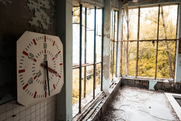 Gym in abandoned Pripyat school — Stock Photo, Image