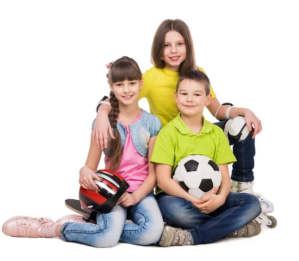 Schüler mit Sportgeräten auf dem Boden — Stockfoto