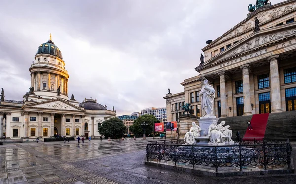 德国柏林 2019年9月19日 德国柏林音乐厅前的雨天广场 — 图库照片