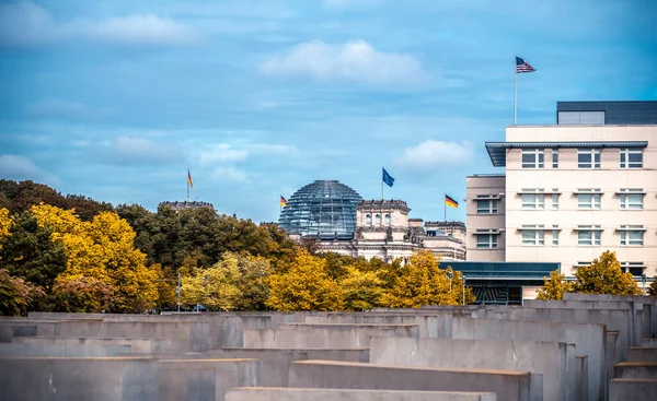 Berlin Németország 2019 Szeptember Holokauszt Emlékmű Német Reichstag Hátteréről — Stock Fotó