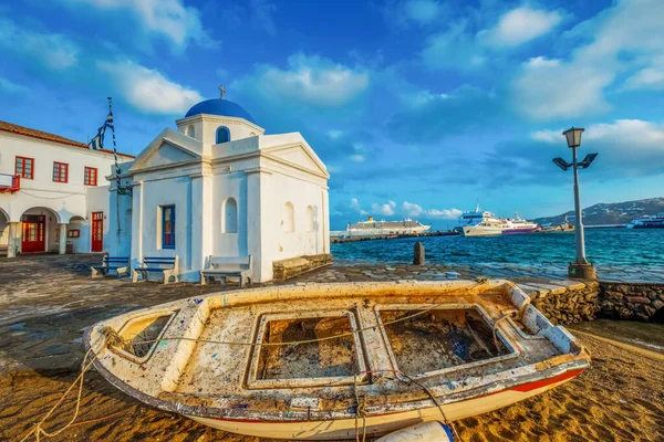 Old boat with greek church — Stock Photo, Image