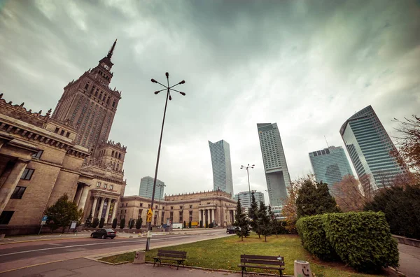 Vista sobre o Palácio da Cultura em Varsóvia — Fotografia de Stock