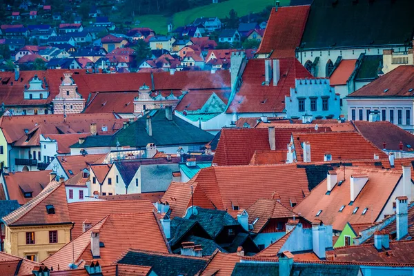 Blick auf die malerischen Dächer von Krumlov — Stockfoto