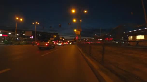 Jazda nocnymi uliczkami w Charkowie — Wideo stockowe