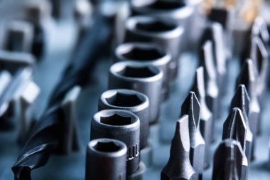 Mandal anahtarı parçaları.