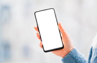 Cep telefonuyla çalışıyorum.