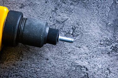 Perçin adı verilen araç