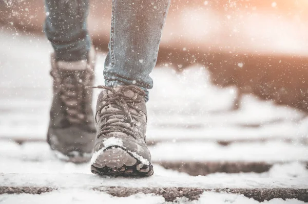 Botas em carris — Fotografia de Stock