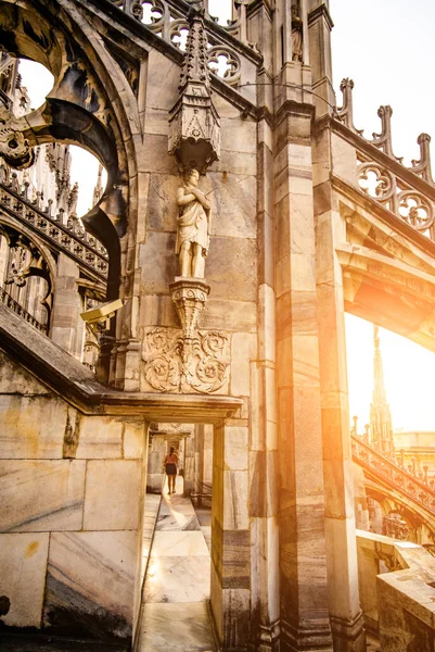 Terrasses de la cathédrale du Duomo de Milan — Photo