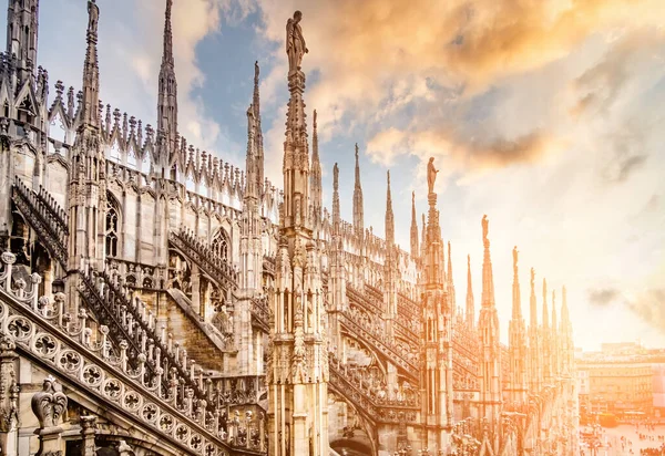 Terrazas de Catedral del Duomo de Milán —  Fotos de Stock