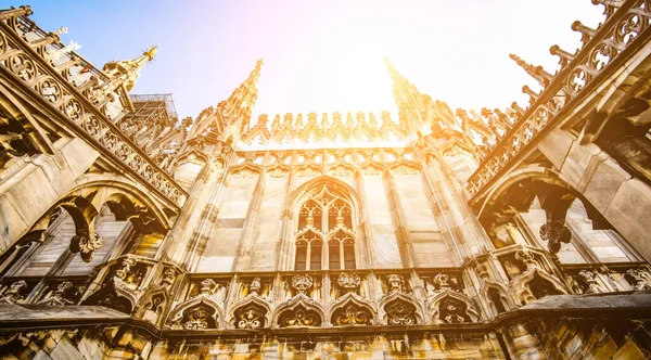 Terrasser i katedralen Duomo i Milano — Stockfoto
