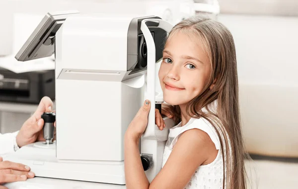 Happy little girl at clinic — Stock Photo, Image